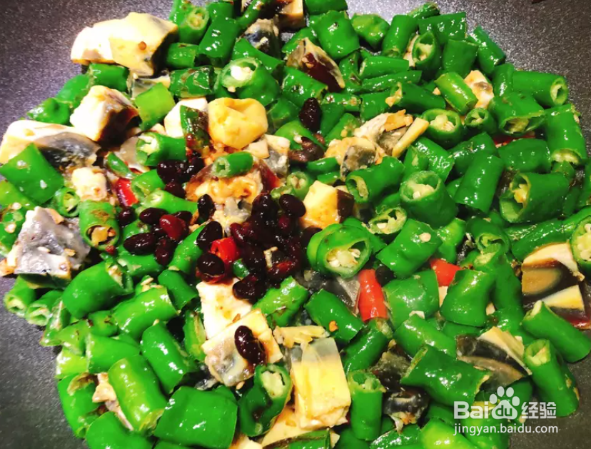 糯米椒爆炒三色蛋丁