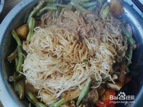 豆角土豆素卤面
