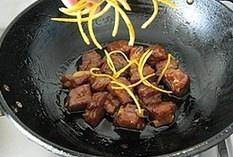 橙香排骨的做法