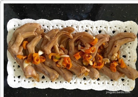 酸辣鸭脚的做法