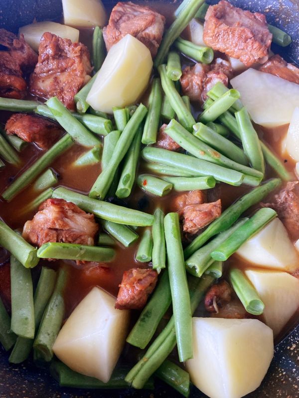 土豆排骨炖豆角