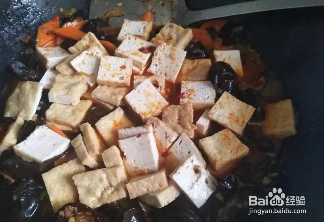 木耳炒豆腐怎么做？