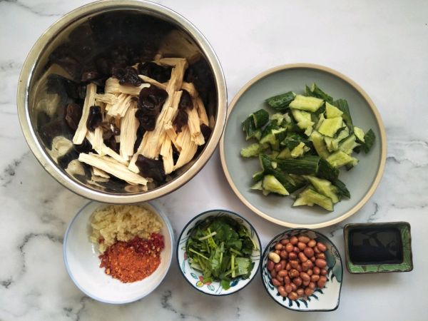 凉拌腐竹木耳黄瓜