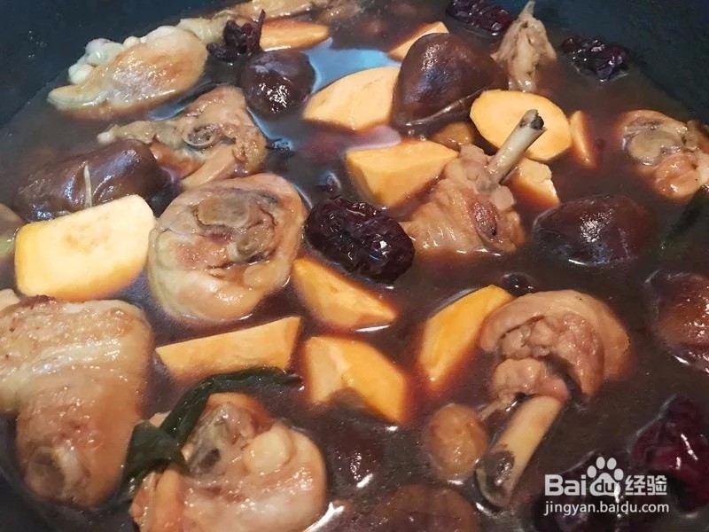 香菇板栗鸡块 健脾养胃、强筋健骨