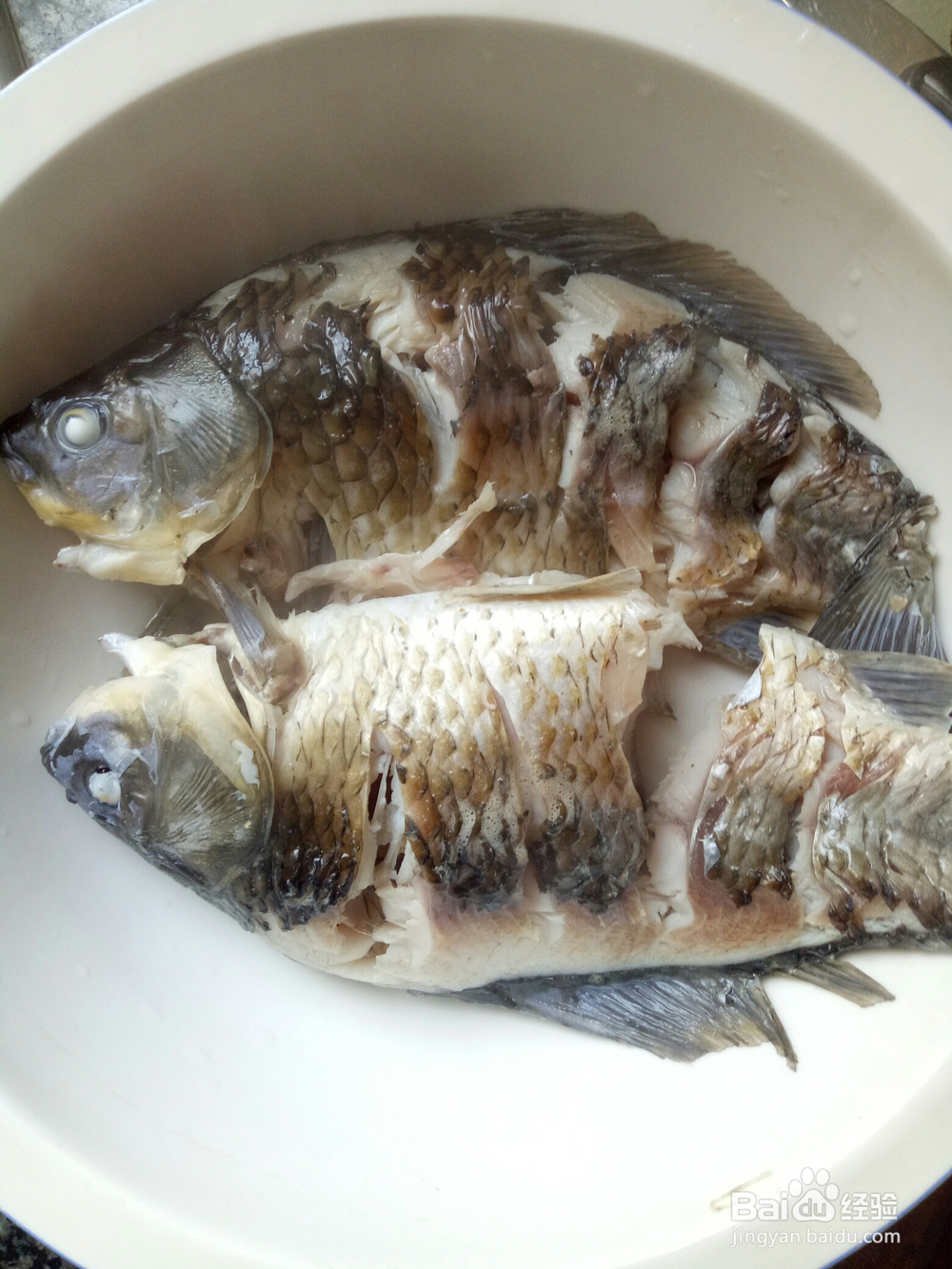 做出入味的凉拌鲫鱼鱼腥草