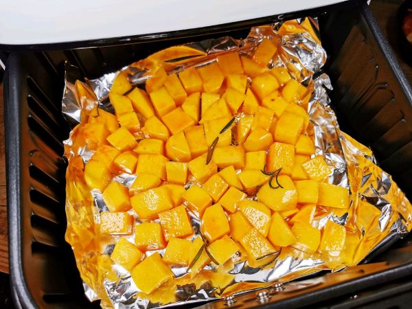 炸奥尔良芝士鸡腿和奥尔良土豆块