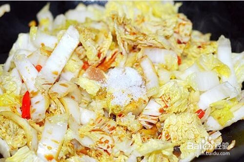白菜这样做真好吃，又酸又辣很下饭
