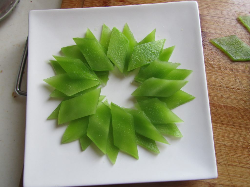 看着就让人流口水的莴苣拌鸭胗你会做吗？