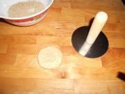 芝麻小酥饼详细的制作方法