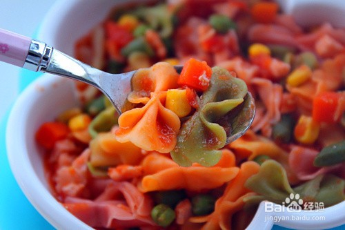 番茄三文鱼蝴蝶面怎么做