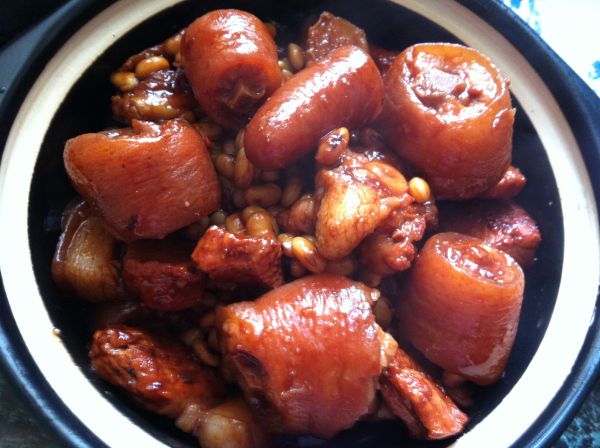黄豆南乳猪尾煲