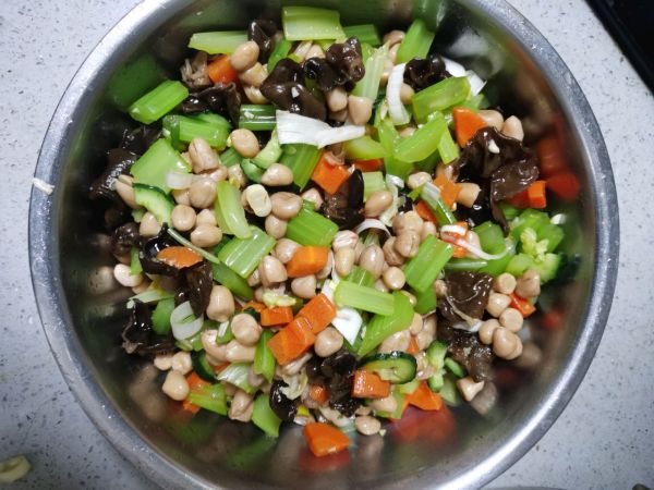 凉拌花生豆芹菜