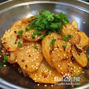 干锅土豆片怎么制作。