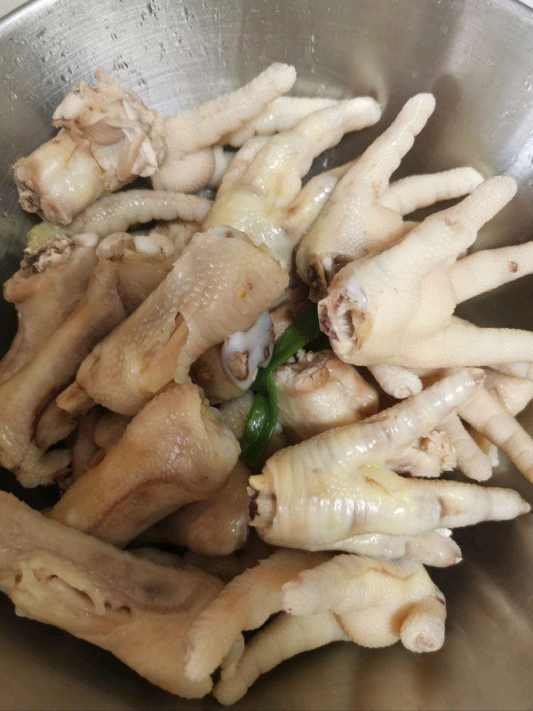 解馋鸡爪鸡脖煲