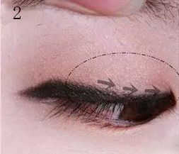 无辜单眼皮眼妆