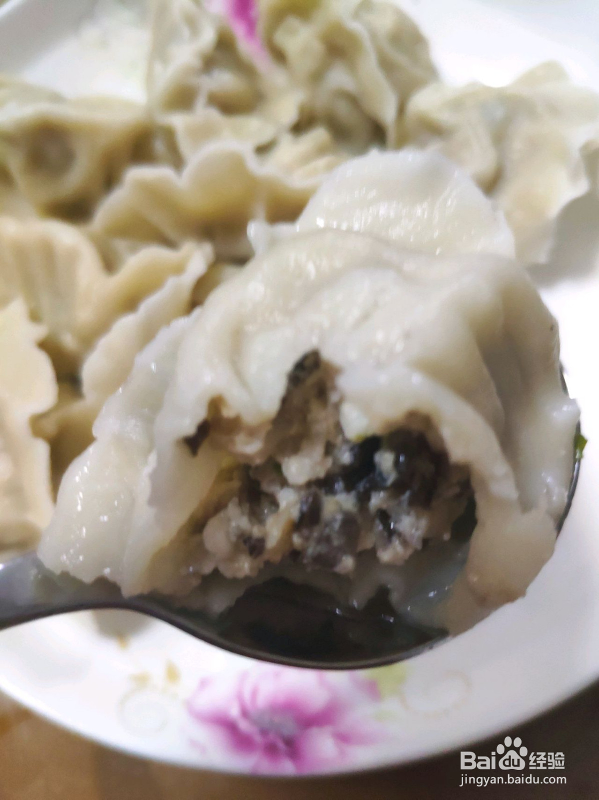 洋葱木耳鸡肉馅饺子的做法