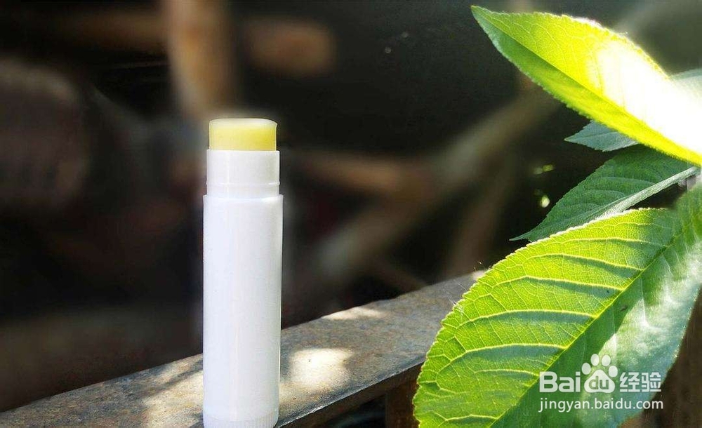 如何防止嘴唇干裂