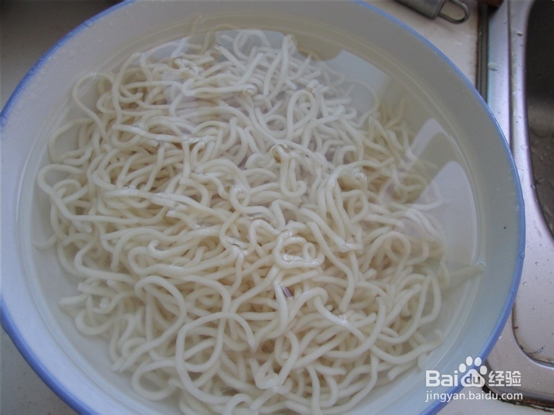白灼油菜沙拉汁凉拌面