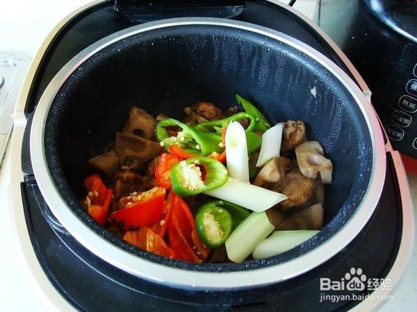 如何制作电饭煲莲藕汤烧鸡