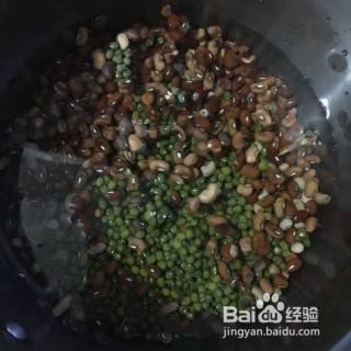 如何在家就能简单做一份早餐-五色粥？