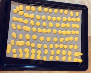 蛋黄溶豆的做法