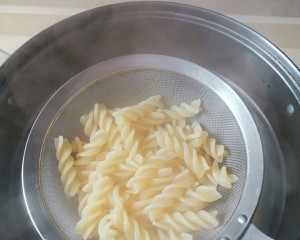 中西合璧快手青椒肉丝意面