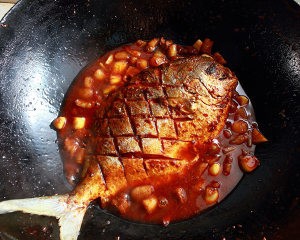 河南特色-干烧红丽大金鲳怎么做