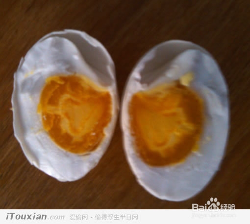 DIY保鲜膜腌咸鸭蛋!