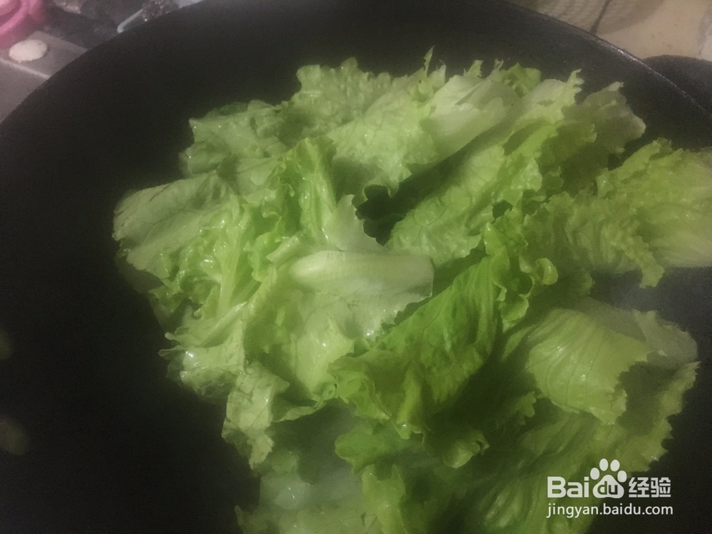 家中制作蒜泥生菜