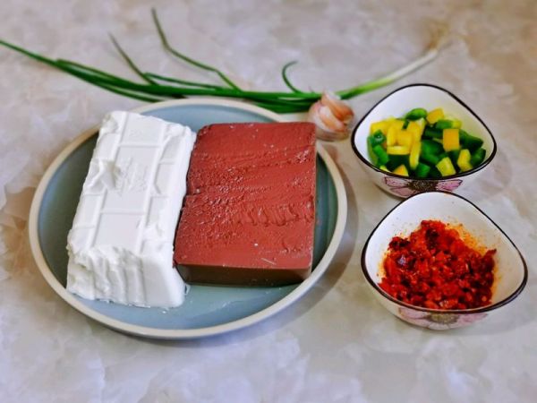 香辣鸭血烩豆腐