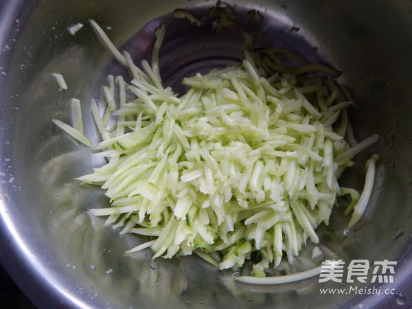 肉丝凉拌土豆粉