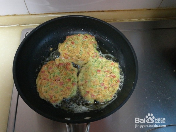 西兰花菜饼的做法步骤