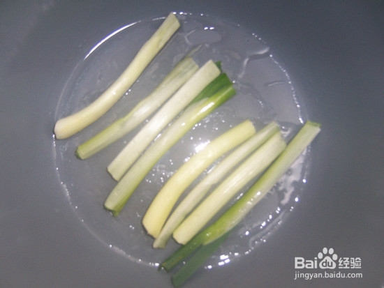 家庭煮夫做的简单美味汤----萝卜鲤鱼汤