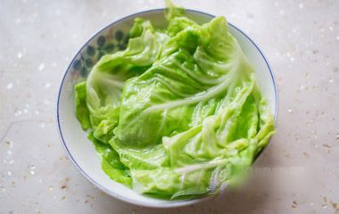 手把手教你做春季低卡减肥瘦身翡翠菜卷