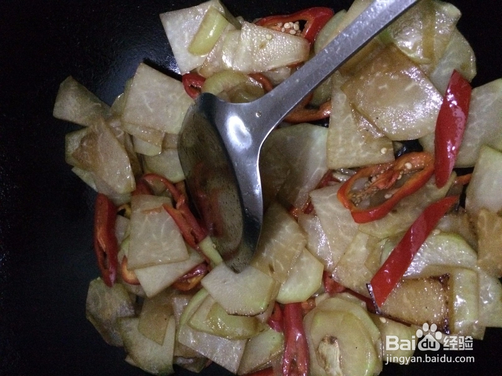 云南小瓜炒肉怎么炒？