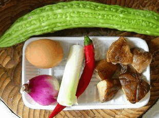 苦瓜炒蛋的做法