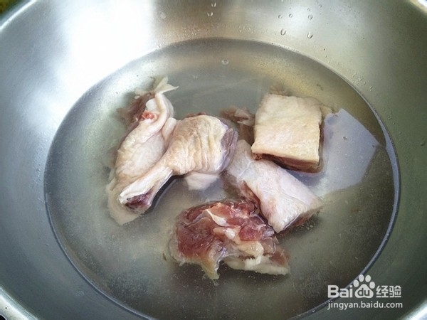 如何制作鸭腿香菇煲