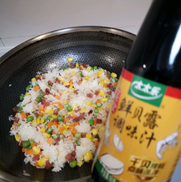广式腊肠时蔬蛋炒饭