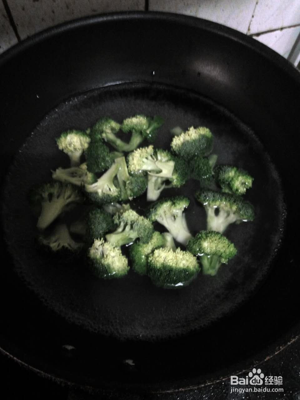 美味营养的蒜蓉西兰花