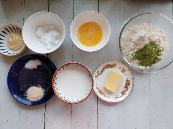 斑斓开心果面包卷