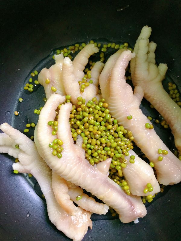 消暑鸡脚绿豆汤