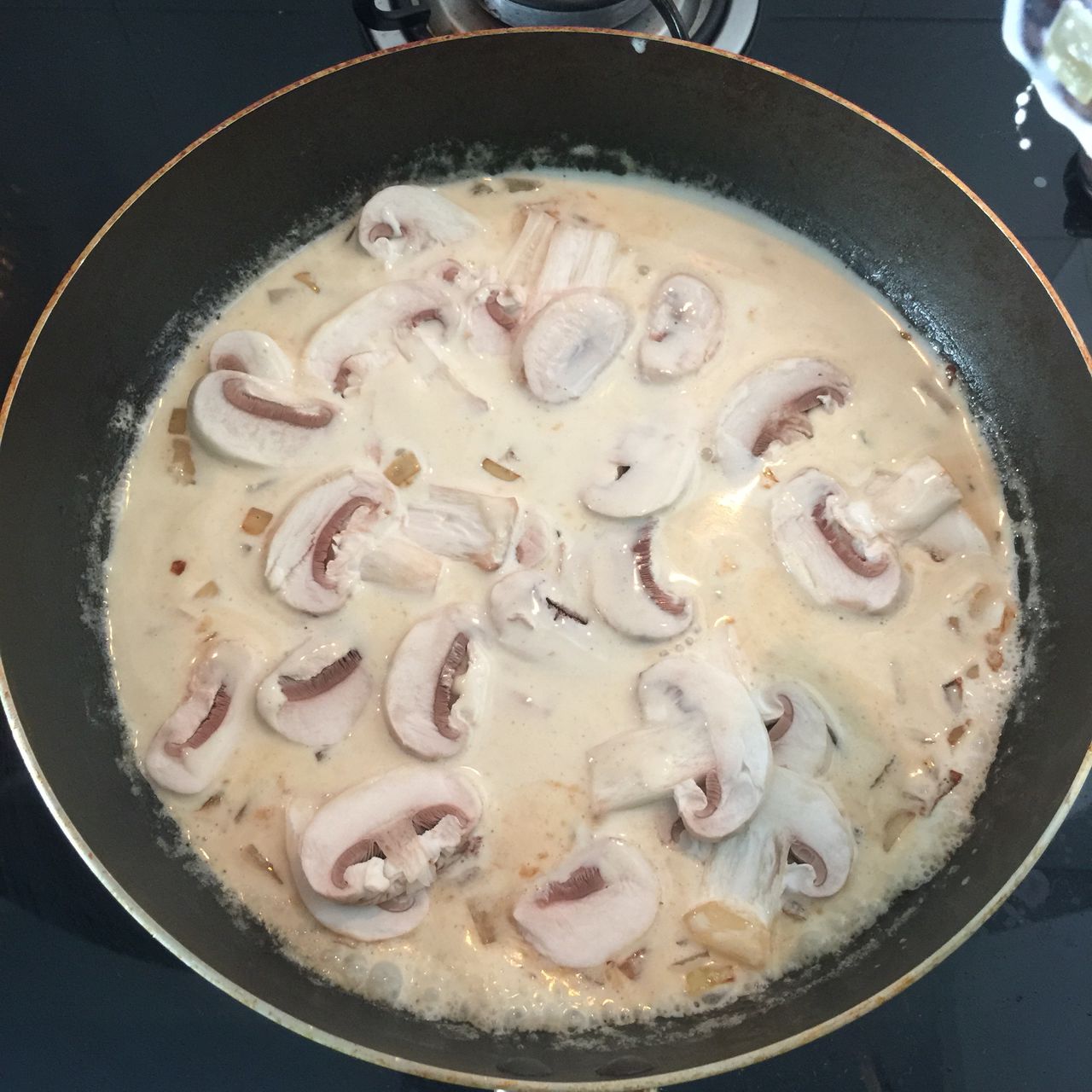 超美味的海鲜奶油意面，每一口都是满满的幸福！