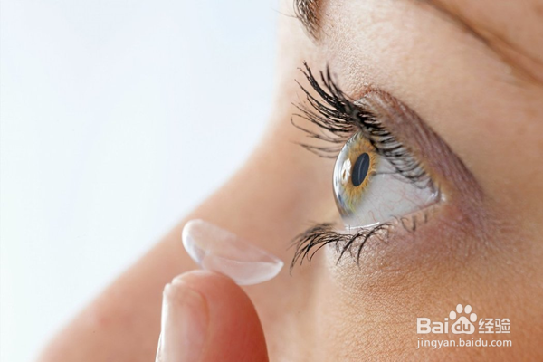 如何使冬天带隐形眼镜不再干涩?