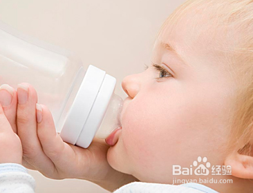 冲调奶粉的几大误区?