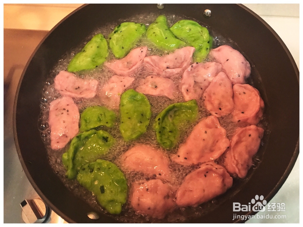 忍不住流口水的菠菜紫甘蓝饺子