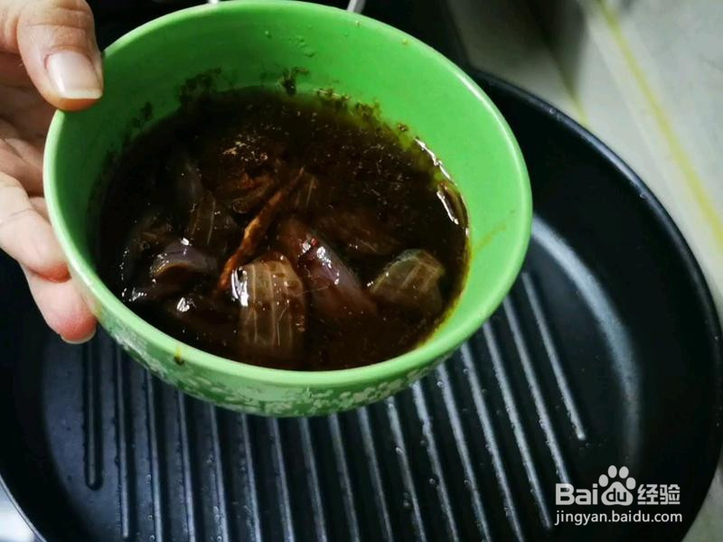 不粘锅焗羊排的做法