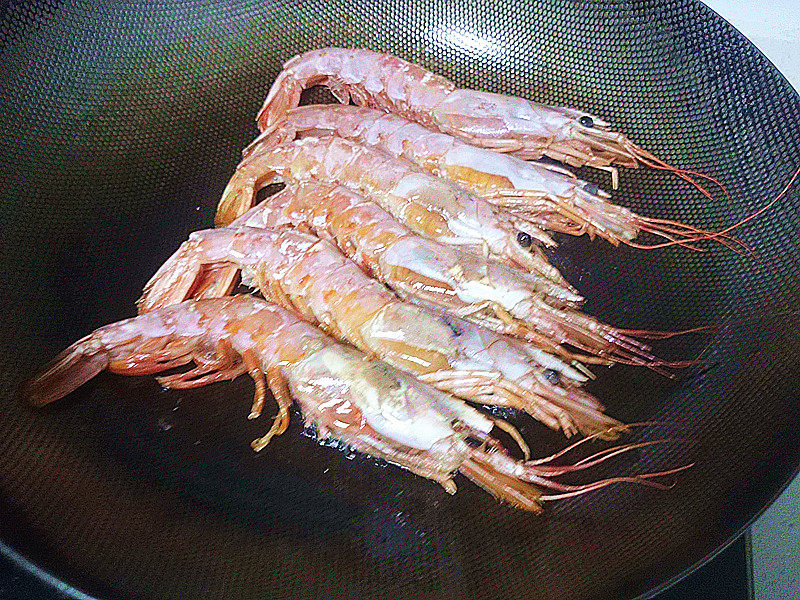 看着都让人流口水的剁椒烧红虾你会做吗？