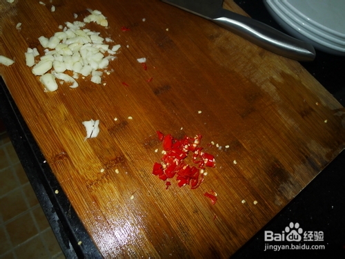 爆炒花甲怎么做，蛤蜊怎么做好吃