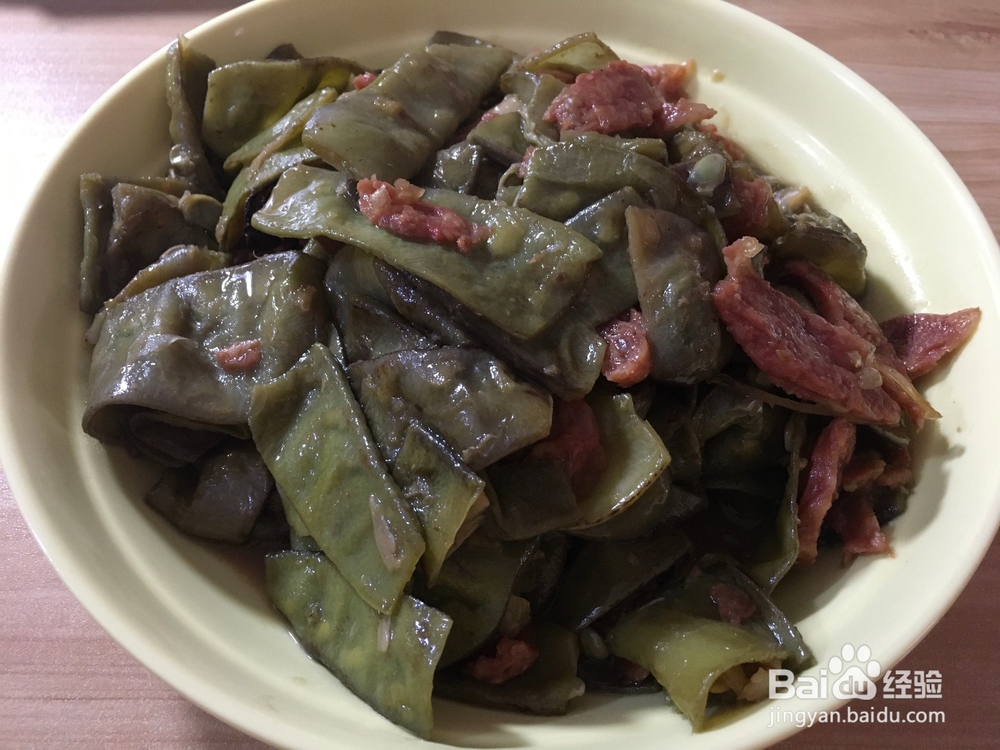 冬天菜谱——腊肠焖扁豆的做法,绵密香甜