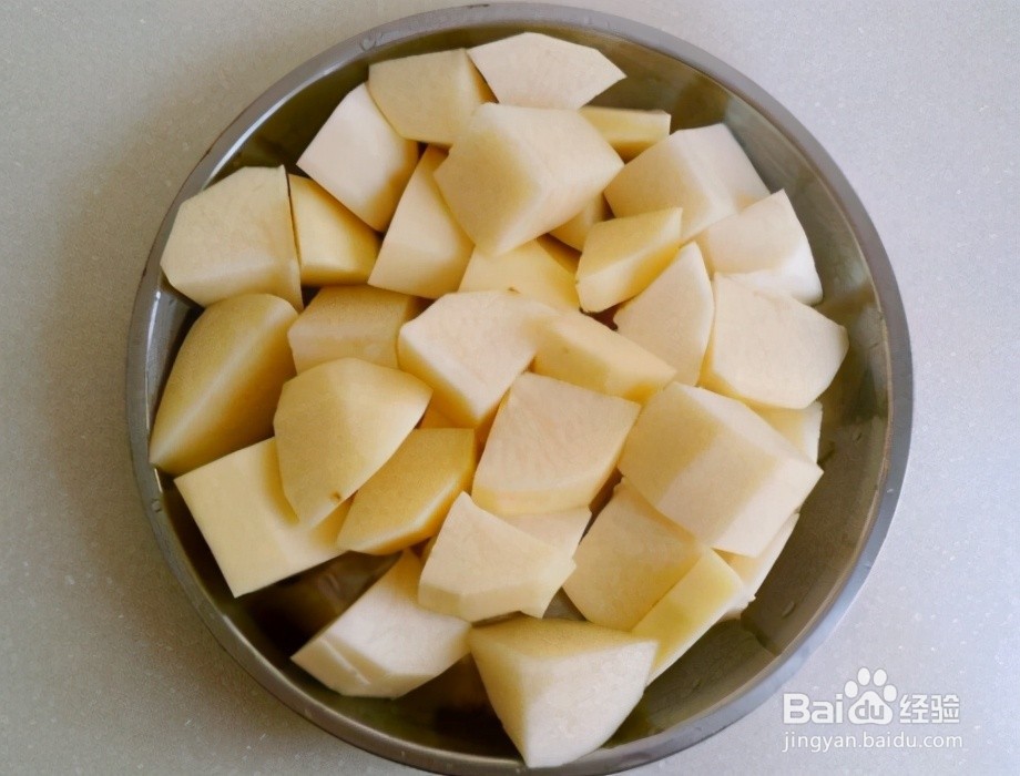 家庭自制土豆炖排骨